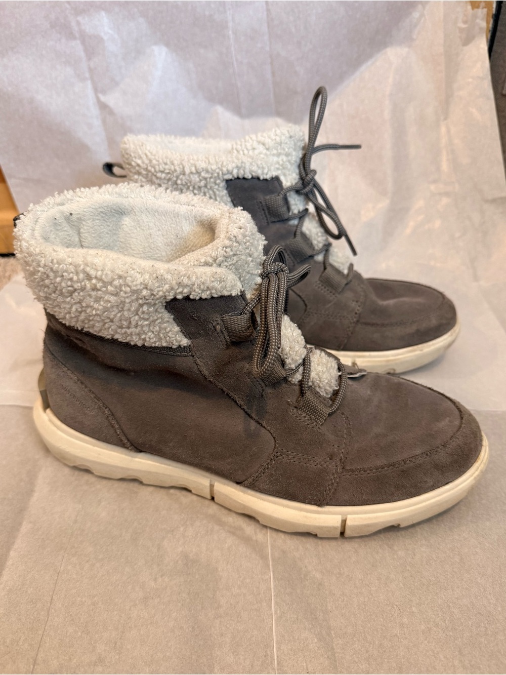 Sorel winter boots size 9.5 women’s waterproof
